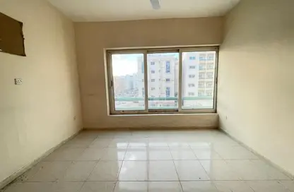 شقة - غرفة نوم - 1 حمام للايجار في بناية البطينة 9 - البطينة - الشارقة