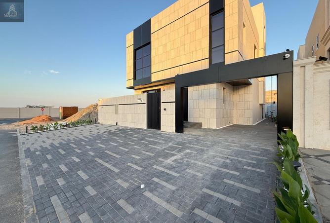 72305958 - Property Image 3