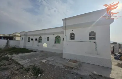 سكن الموظفين - استوديو - 6 حمامات للايجار في خت - رأس الخيمة