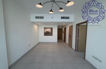 Apartment - 1 - 2 for rent in Al Nasr Central Building - Oud Metha - Bur Dubai - Dubai Apartment - 1 - 2 for rent in Al Nasr Central Building - Oud Metha - Bur Dubai - Dubai