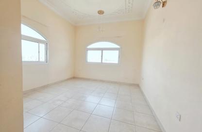 Villa - 4 - 6 for rent in Al Hazana - Al Riqqa - Sharjah