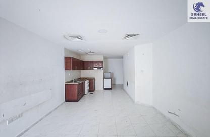Apartment - Studio - 1 for rent in RAK Tower - Al Seer - Ras Al Khaimah