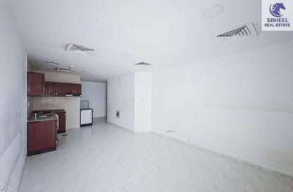 Apartment - Studio - 1 for rent in RAK Tower - Al Seer - Ras Al Khaimah