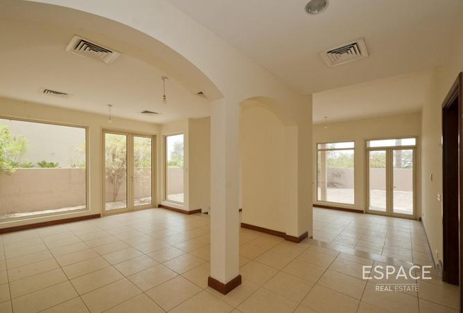 53571336 - صورة العقار 2