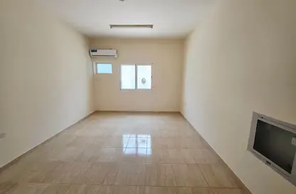 Apartment - 1 Bathroom for rent in Fire Station Road - Muwaileh - Sharjah