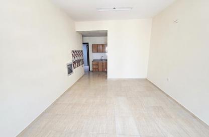 Apartment - Studio - 1 Bathroom for rent in Fire Station Road - Muwaileh - Sharjah Apartment - Studio - 1 Bathroom for rent in Fire Station Road - Muwaileh - Sharjah