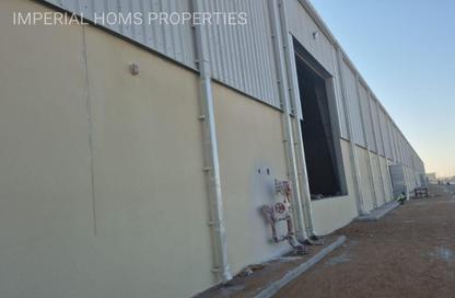 Warehouse - Studio - 2 Bathrooms for rent in Umm Al Thuoob - Umm Al Quwain