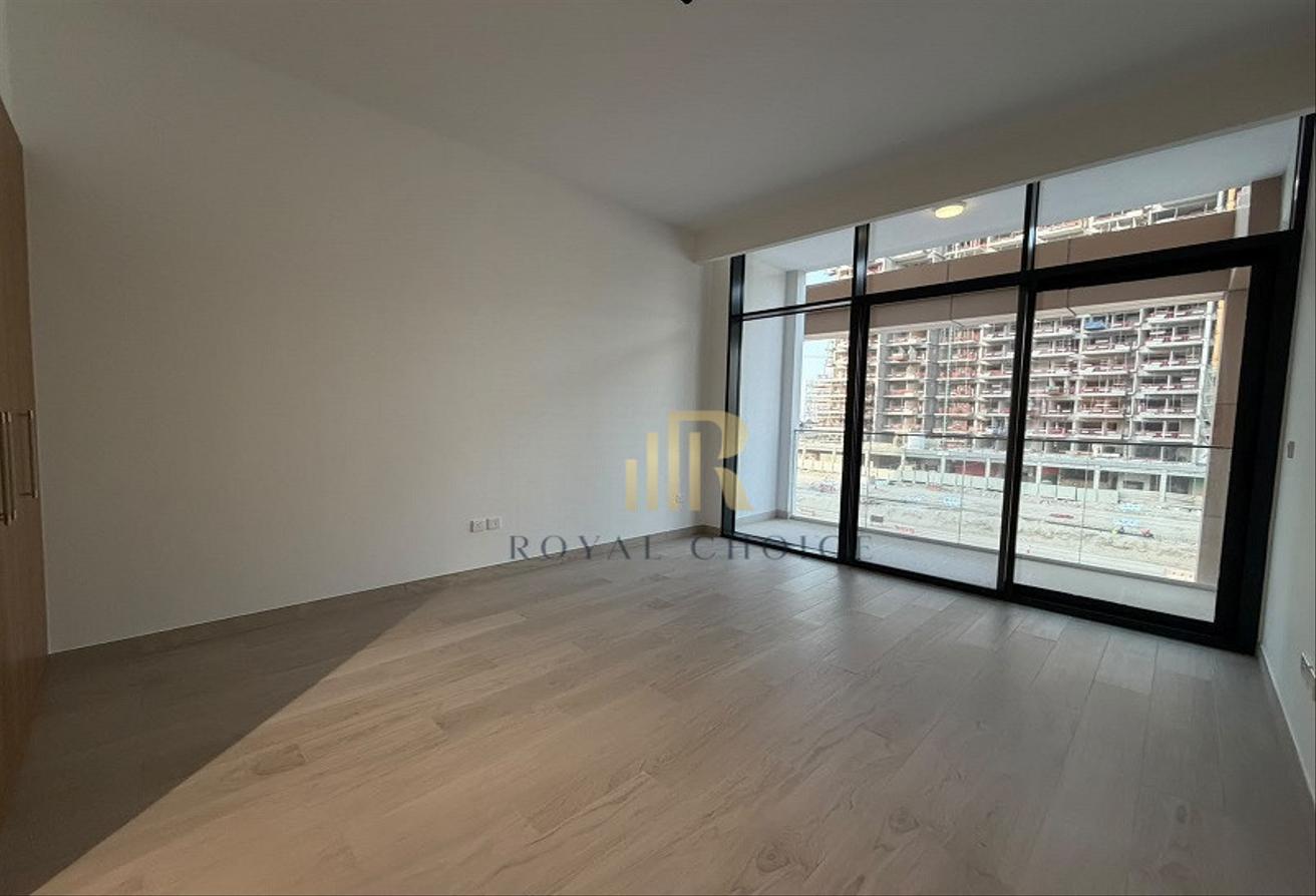 Lagoon view | Spacious Layout | Ready To Move photo 2