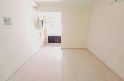Apartment - Studio - 1 Bathroom for rent in Fire Station Road - Muwaileh - Sharjah Apartment - Studio - 1 Bathroom for rent in Fire Station Road - Muwaileh - Sharjah