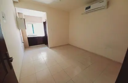 Apartment - 1 Bathroom for rent in Fire Station Road - Muwaileh - Sharjah