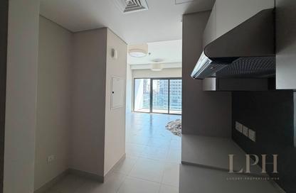 Apartment - Studio - 1 for rent in SOL Avenue - Business Bay - Dubai