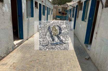 Labor Camp - Studio - 7+ Bathrooms for rent in Al Sajaa S - Al Sajaa - Sharjah