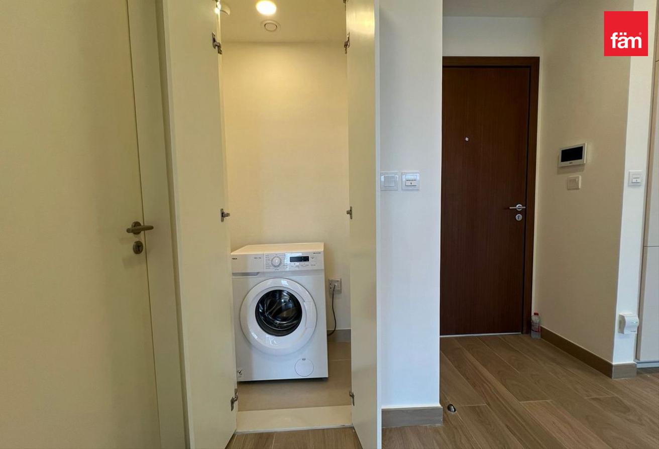 Brand New | Spacious | Modern | Boulevard View. photo 6