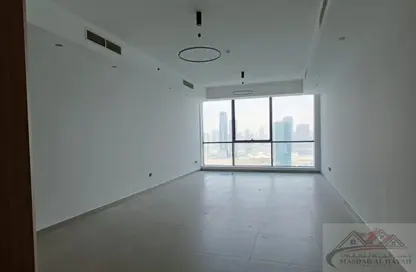 شقة - غرفة نوم - 2 حمامات للبيع في برج لا بلاج - الممزر - الشارقة - الشارقة