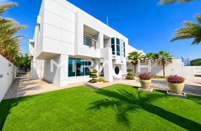 Villa - 5 - 6 for rent in Jumeirah 1 Villas - Jumeirah 1 - Jumeirah - Dubai Villa - 5 - 6 for rent in Jumeirah 1 Villas - Jumeirah 1 - Jumeirah - Dubai