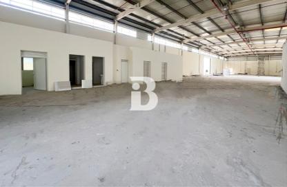 Warehouse - Studio for rent in Saih Shuaib 3 - Dubai Industrial City - Dubai