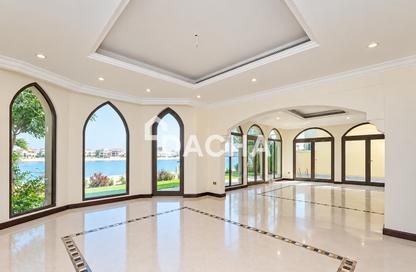 Villa - 4 - 5 for rent in Garden Homes Frond D - Garden Homes - Palm Jumeirah - Dubai