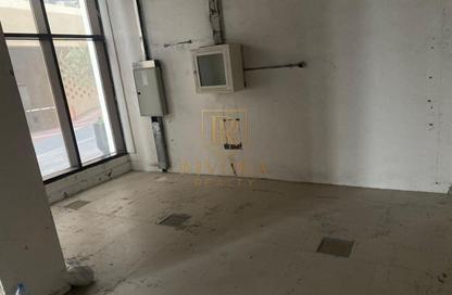 Shop - Studio for rent in Dar Al Hai Building - Al Souk Al Kabeer - Bur Dubai - Dubai