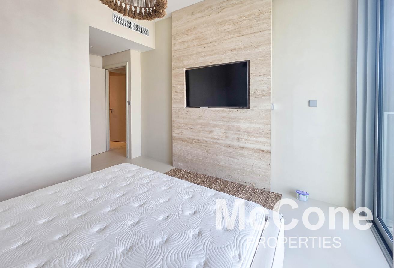 Palm View | Brand New | Luxurious photo 9