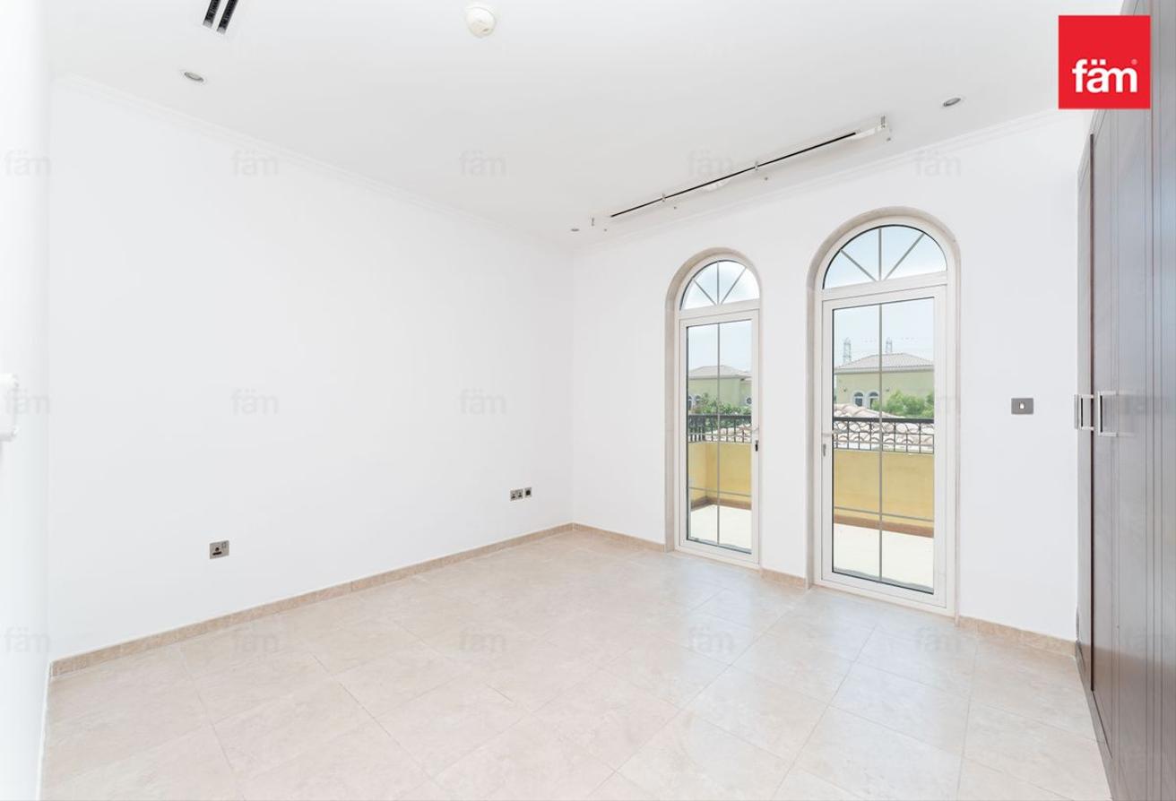 Vacant|Maid Suite|Prime Location photo 15