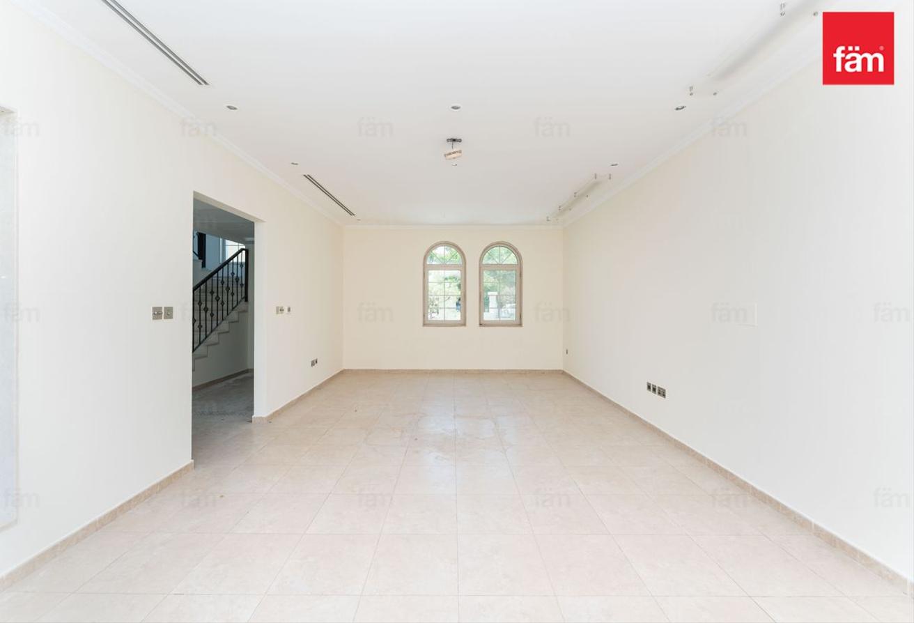 Vacant|Maid Suite|Prime Location photo 14