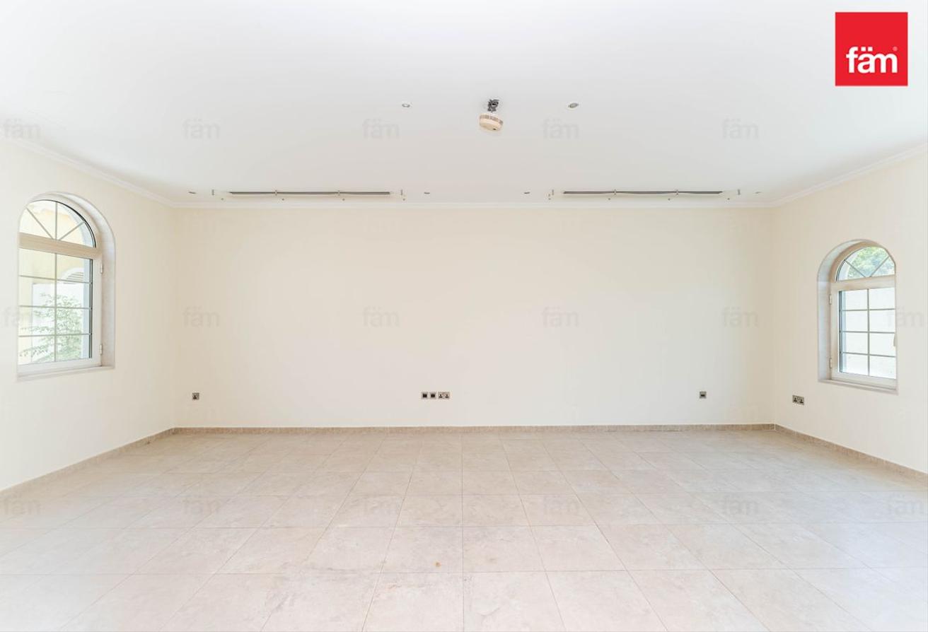 Vacant|Maid Suite|Prime Location photo 17