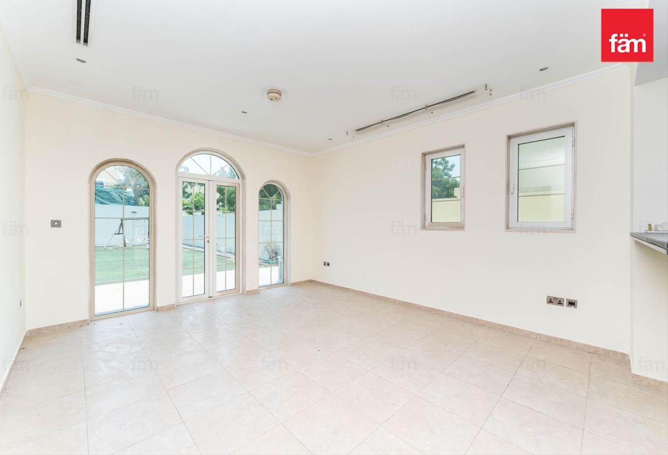 Vacant|Maid Suite|Prime Location photo 9
