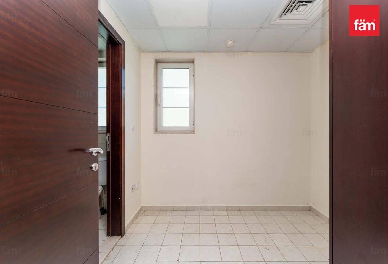 Vacant|Maid Suite|Prime Location photo 19