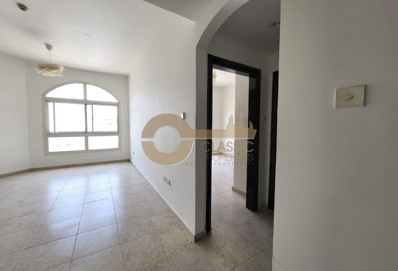Pool View | Vacant | Spacious | Open Kitchen photo 3