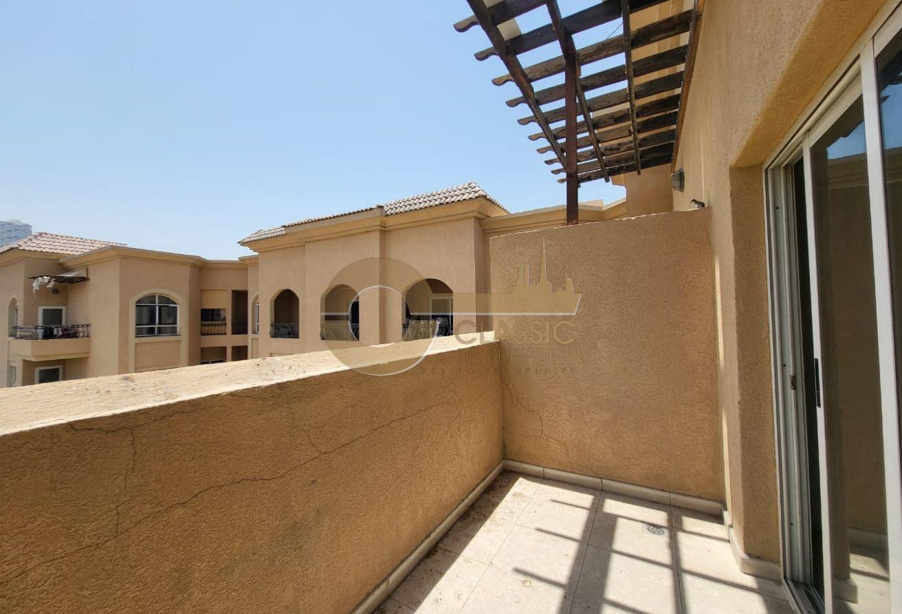 Pool View | Vacant | Spacious | Open Kitchen photo 11