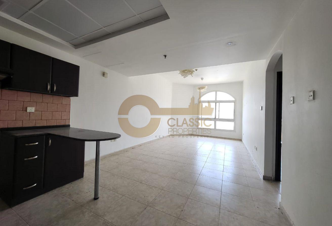 Pool View | Vacant | Spacious | Open Kitchen photo 2