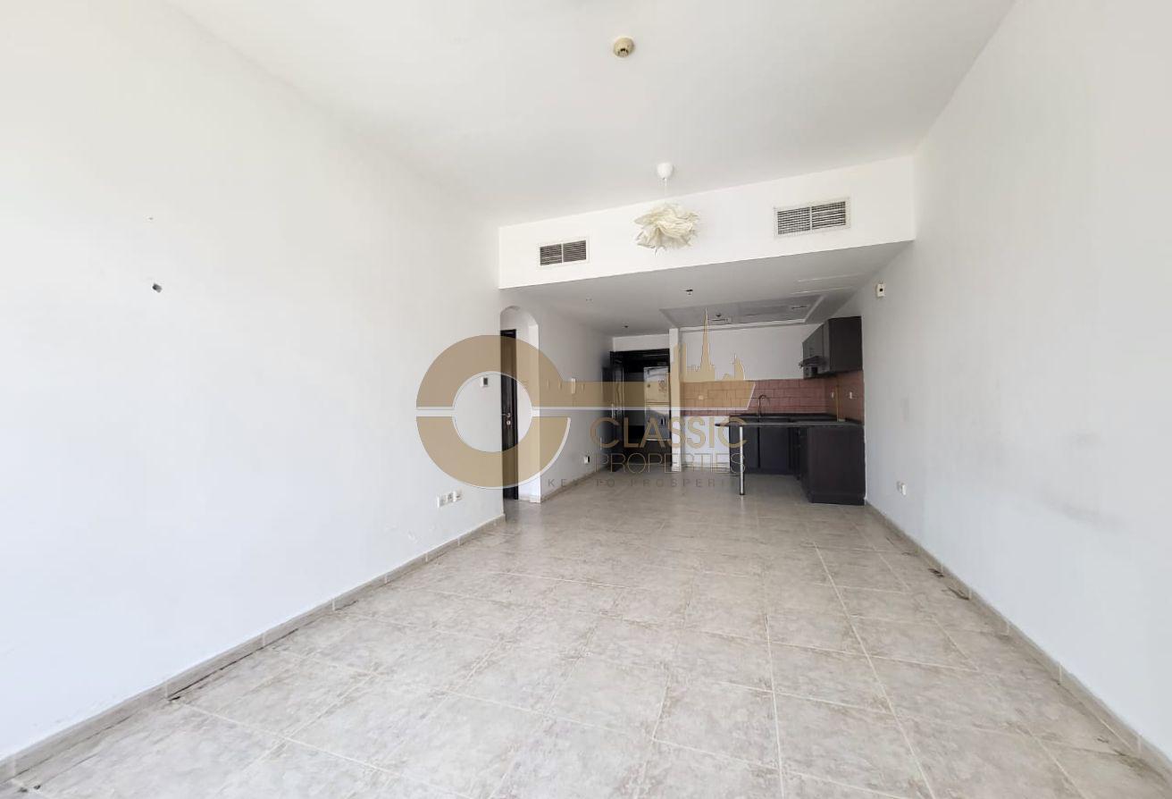 Pool View | Vacant | Spacious | Open Kitchen photo 10