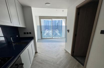Apartment - Studio - 1 for rent in Peninsula Three - Peninsula - Business Bay - Dubai
