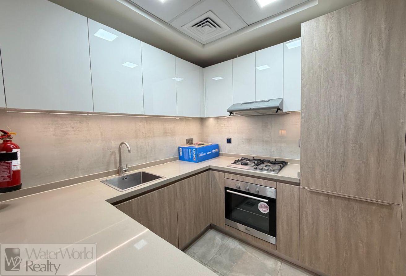 Vacant | Spacious 1 Bedroom | Furnished photo 3