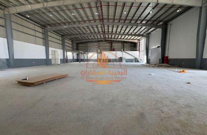Warehouse - Studio - 2 Bathrooms for rent in Umm Al Thuoob - Umm Al Quwain