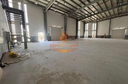 Warehouse - Studio - 2 Bathrooms for rent in Umm Al Thuoob - Umm Al Quwain