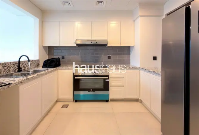 145520832 - Property Image 3