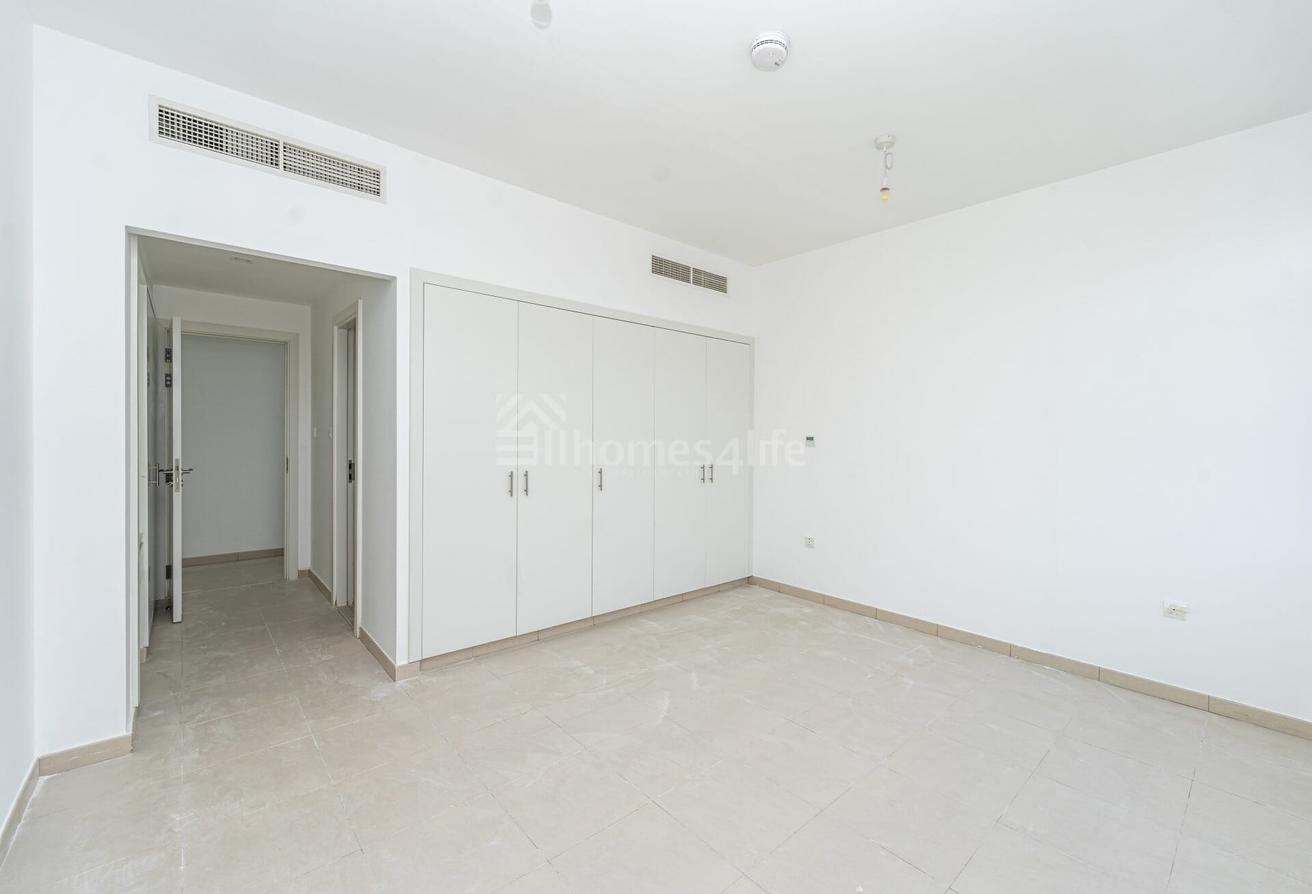 Next to Pool & Park | MIddle Unit | October End photo 12