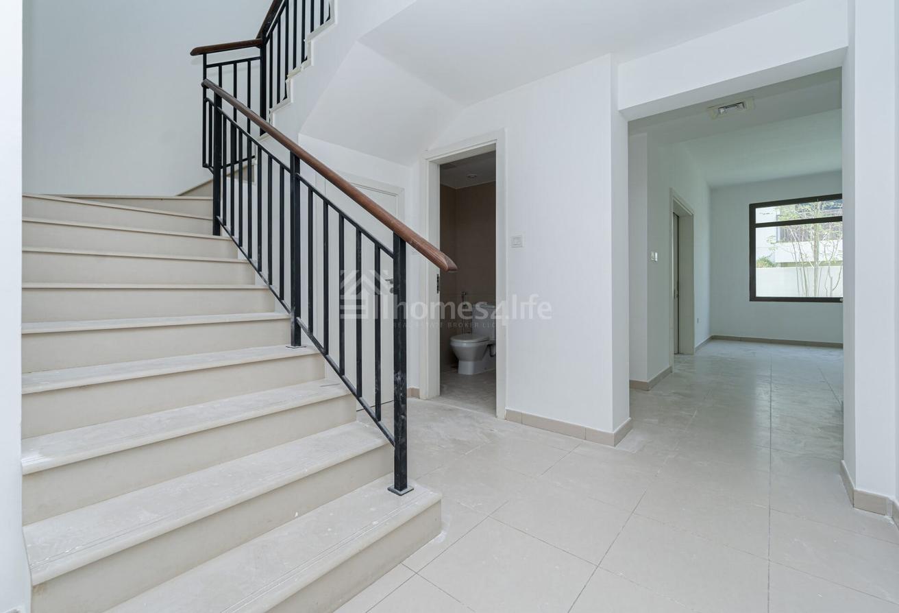 Next to Pool & Park | MIddle Unit | October End photo 2