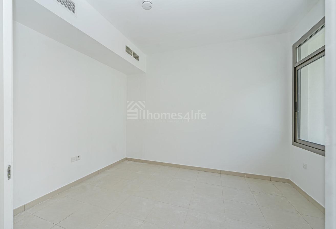 Next to Pool & Park | MIddle Unit | October End photo 6