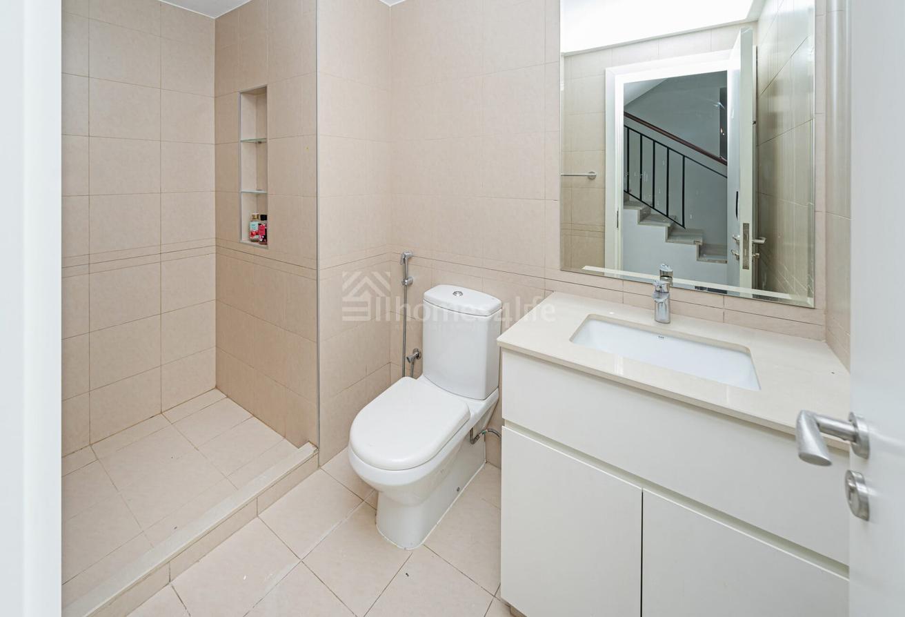 Next to Pool & Park | MIddle Unit | October End photo 9