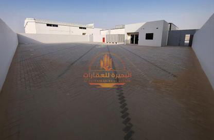 أرض - استوديو للايجار في مبني علي موسى - الصجعة الصناعية - الصجعة - الشارقة