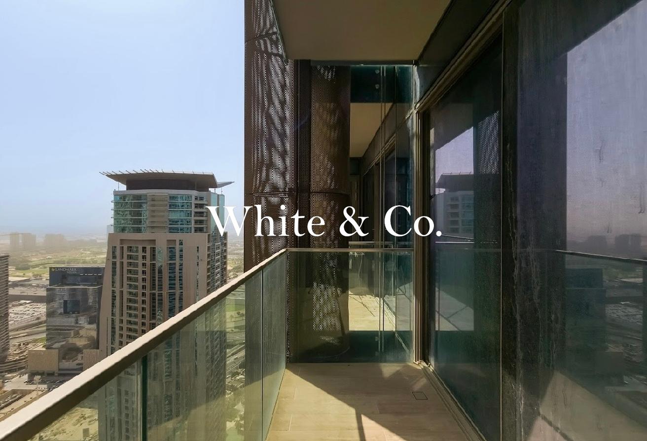Fully Upgraded | Vacant | Fully Furnished photo 14