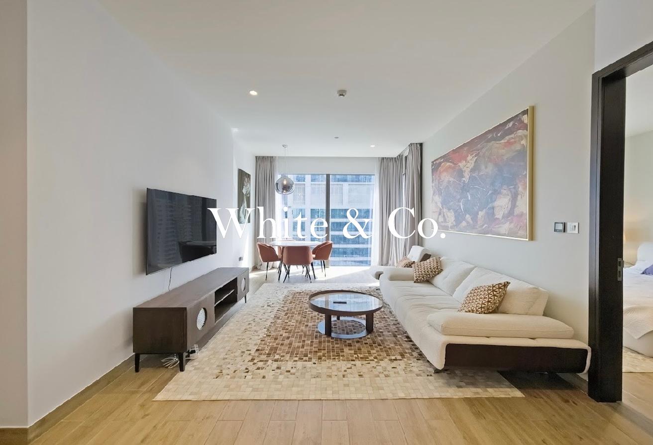 Fully Upgraded | Vacant | Fully Furnished photo 4
