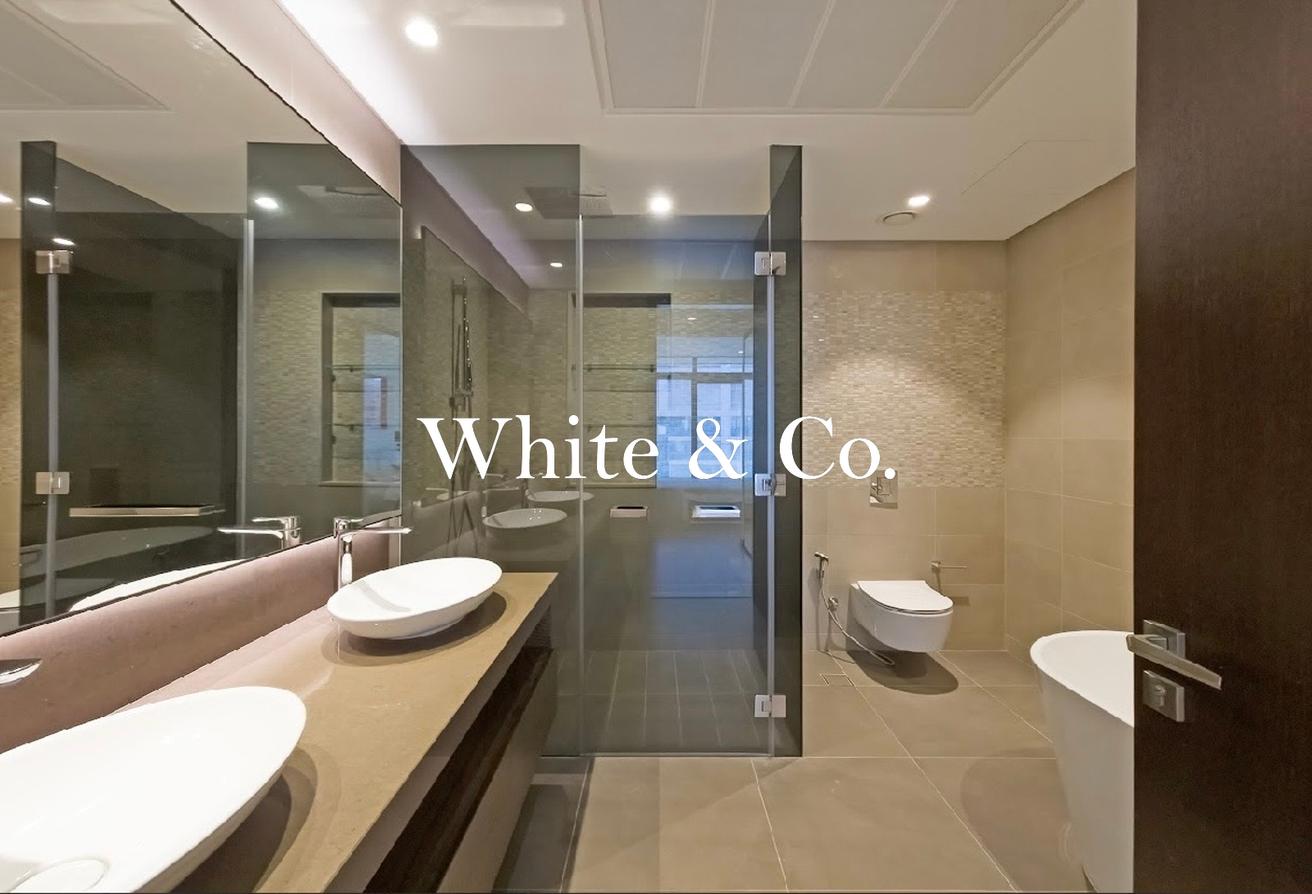 Fully Upgraded | Vacant | Fully Furnished photo 9