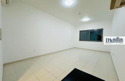 Apartment - Studio - 1 Bathroom for rent in Bayt Al Muteena 01 - Al Muteena - Deira - Dubai