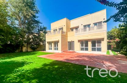 Villa - 4 Bedrooms - 5 Bathrooms for rent in Meadows 4 - Meadows - Dubai