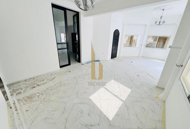 73841101 - Property Image 3