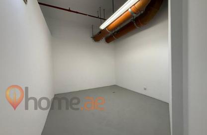 Shop - Studio - 1 for rent in Marina Terrace - Dubai Marina - Dubai