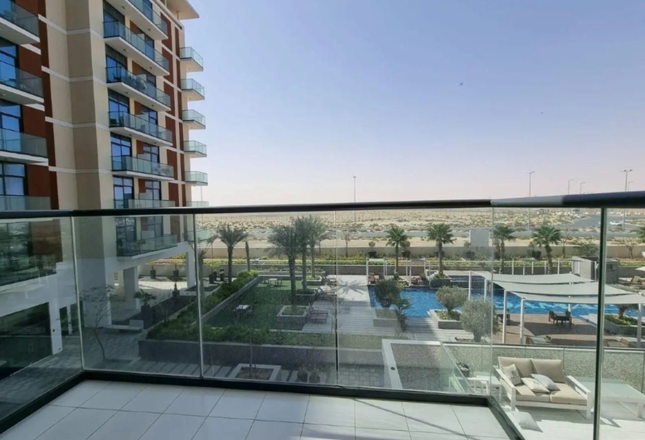COMMUNITY VIEW | 1 PARKING | PRIME LOCATION gallery image